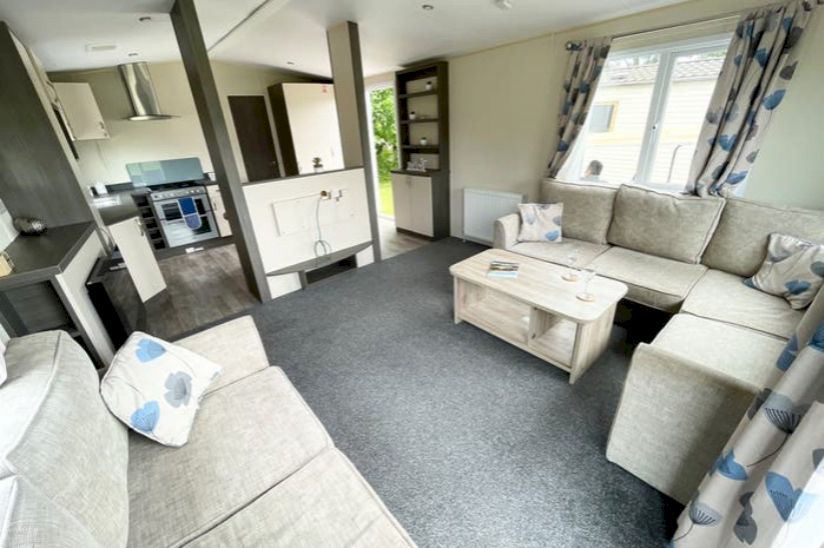 Three Bed Regal Kingston Deluxe (39x13) 2016 Three Bed Regal Kingston Deluxe (39x13) 2016