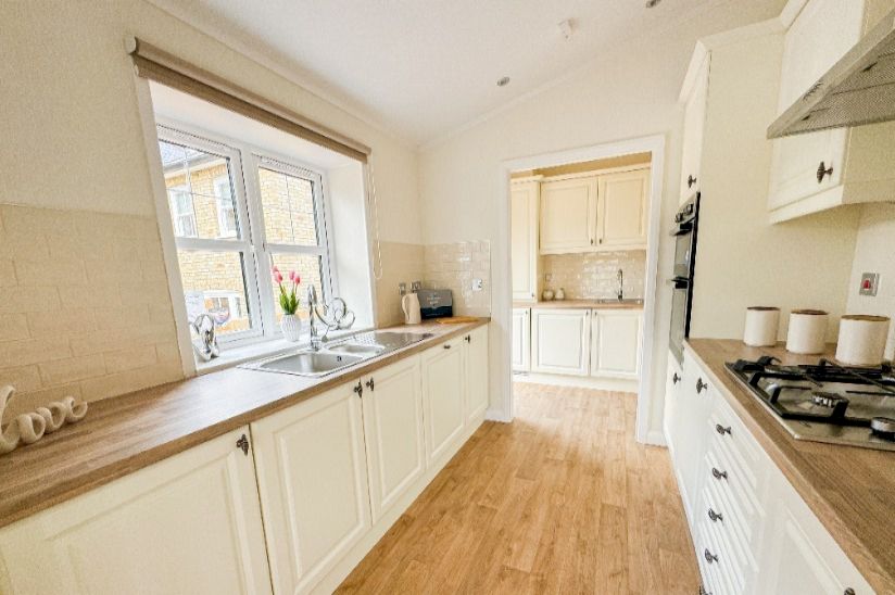 Two Bed Stately Albion Windsor (45x20) Two Bed Stately Albion Windsor (45x20)