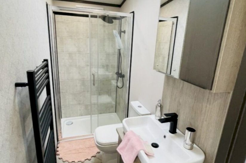 Two Bed Victory Lakewood (42x14) 2022 Two Bed Victory Lakewood (42x14) 2022