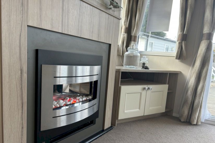 Two Bed Pre Loved Swift Burgundy Two Bed Pre Loved Swift Burgundy