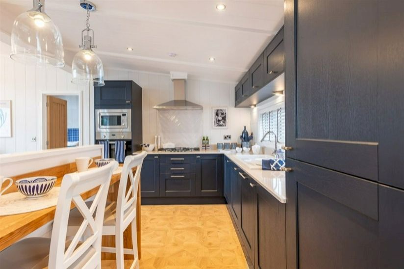 NEW Two Bed Prestige Hampton (42x22) NEW Two Bed Prestige Hampton (42x22)