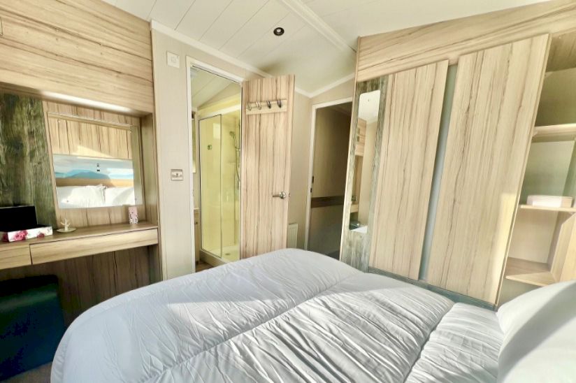 Two Bed Swift Lighthouse (38x12) 2016 Two Bed Swift Lighthouse (38x12) 2016