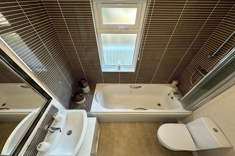 Two Bed Omar Westfield (34x16) 2014 Two Bed Omar Westfield (34x16) 2014