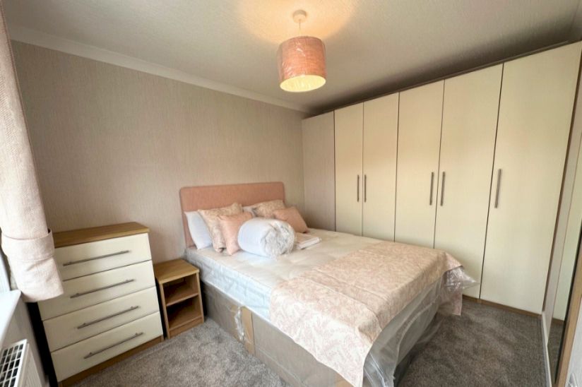 Two Bed Omar Middleton (40x12) Two Bed Omar Middleton (40x12)