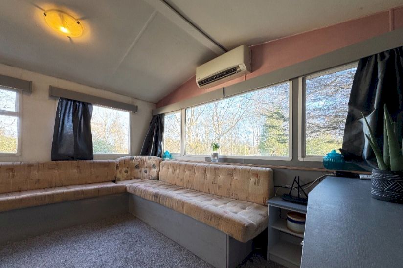 Two Bed Delta Santana (30x12) 2009 Two Bed Delta Santana (30x12) 2009