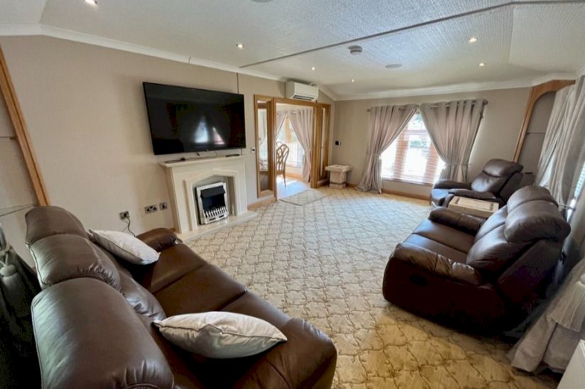Three Bed Bespoke Richmond Park Home Three Bed Bespoke Richmond Park Home