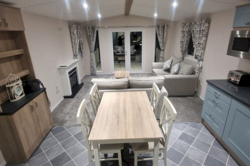 Three Bed Love Royale (40x13) 2023 Three Bed Love Royale (40x13) 2023