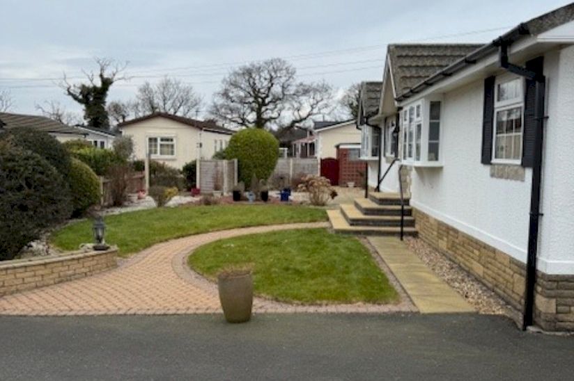 Three Bed Lisset Linden Cottage (46ftx20ft) Three Bed Lisset Linden Cottage (46ftx20ft)