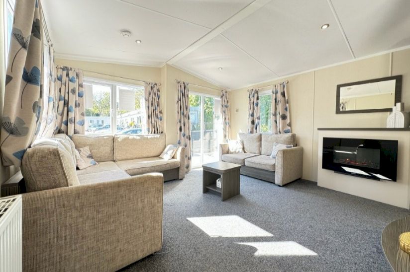 Three Bed Regal Kingston (39x13) 2016 Three Bed Regal Kingston (39x13) 2016