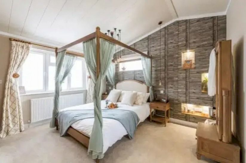 Two Bed Omar Spinney (40x20) 2023 Two Bed Omar Spinney (40x20) 2023
