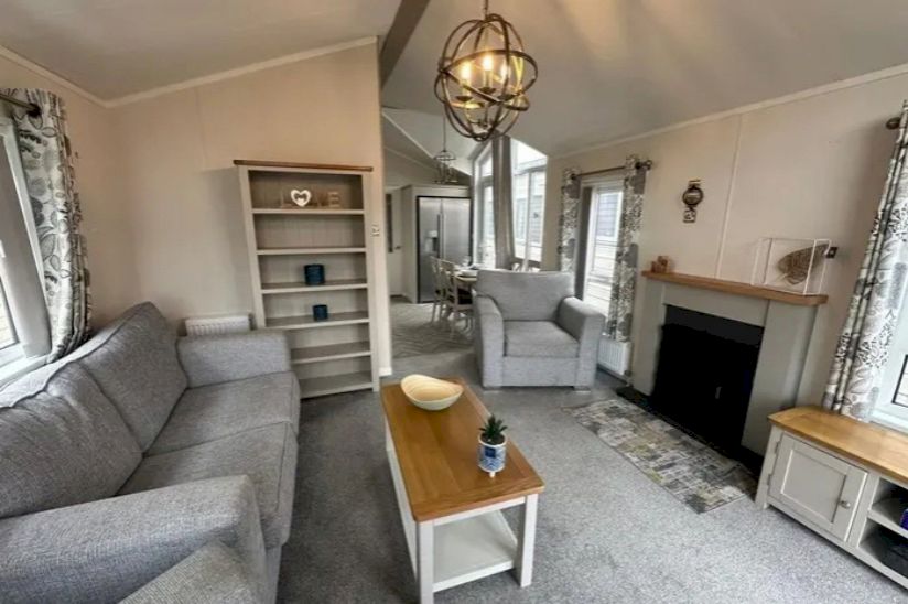 Two Bed Atlas Azalea (43x13) 2019 Two Bed Atlas Azalea (43x13) 2019