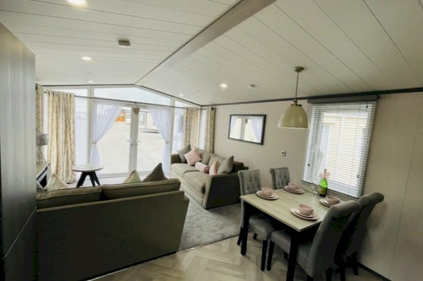 Two Bed Victory Lakewood (42x14) 2022 Two Bed Victory Lakewood (42x14) 2022