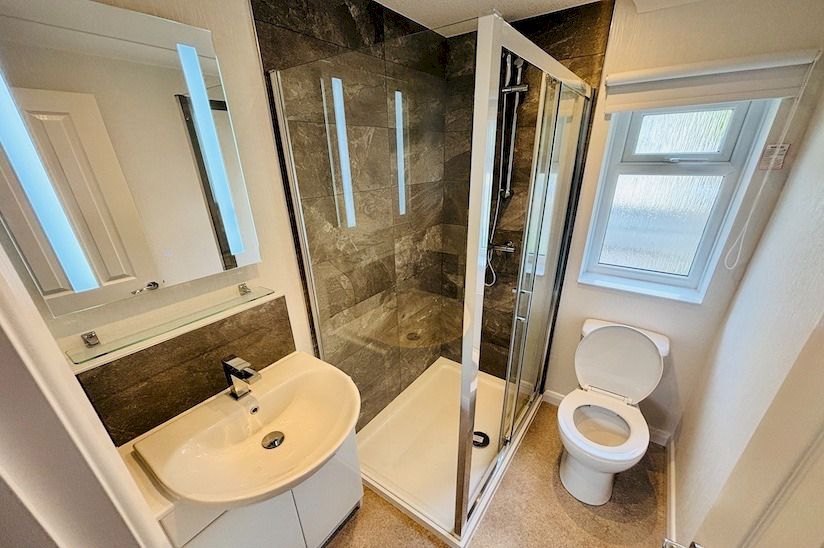 NEW One Bed Stately Tredegar Elite (30x10) NEW One Bed Stately Tredegar Elite (30x10)