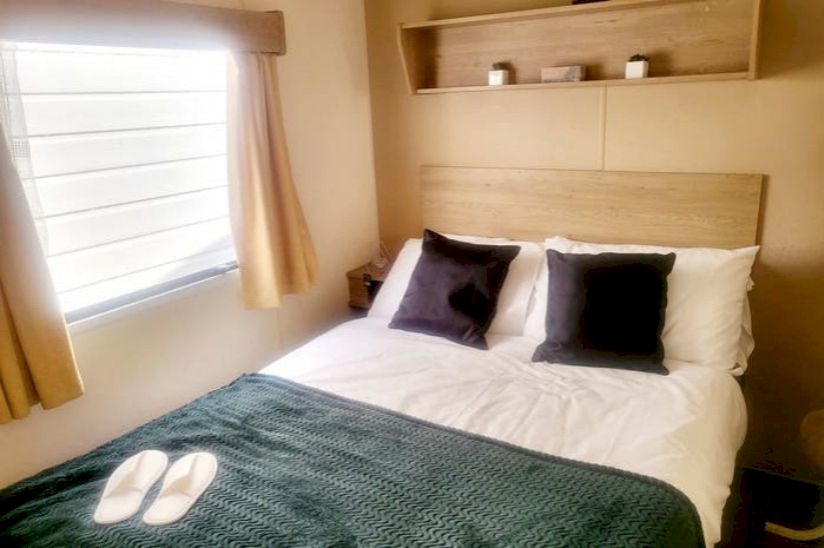 Two Bed Delta Santana (28x10) 2012 Two Bed Delta Santana (28x10) 2012
