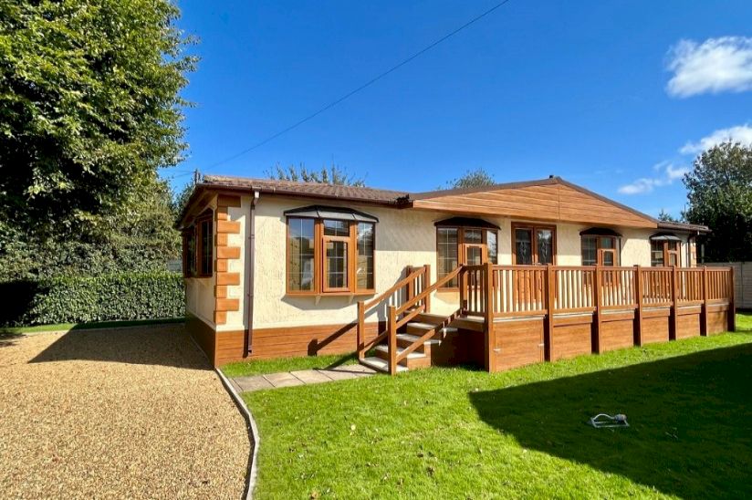 Three Bed Bespoke Richmond Park Home Three Bed Bespoke Richmond Park Home