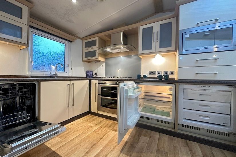 Two Bed Carnaby Essence (40x13) 2011 Two Bed Carnaby Essence (40x13) 2011
