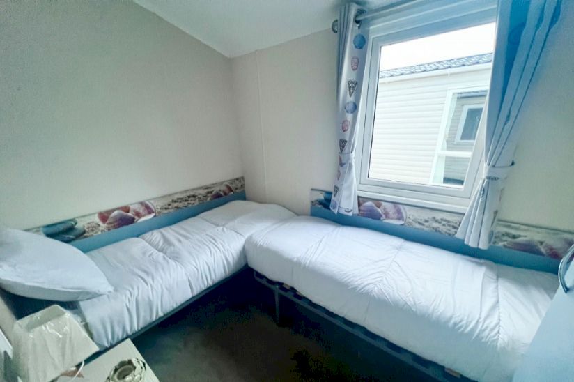 Two Bed Atlas Lookout(40x13) 2017 Two Bed Atlas Lookout(40x13) 2017
