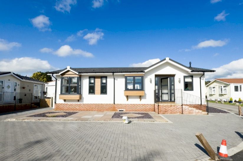 Two Bed Stately Albion Woburn (40x20) Two Bed Stately Albion Woburn (40x20)