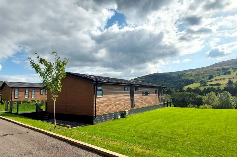 Two Bed Bespoke Lodge (51x22) Two Bed Bespoke Lodge (51x22)