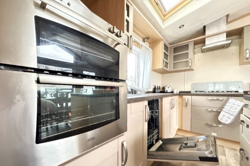 Two Bed Pemberton Knightsbridge (42x14) 2010 Two Bed Pemberton Knightsbridge (42x14) 2010