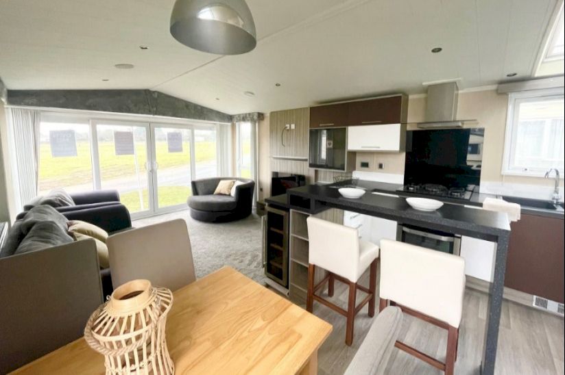 Two Bed Swift Champagne (41x13) 2014 Two Bed Swift Champagne (41x13) 2014