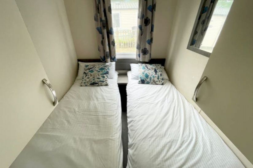 Three Bed Regal Kingston Deluxe (39x13) 2016 Three Bed Regal Kingston Deluxe (39x13) 2016