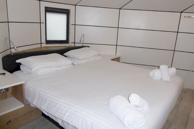 Two Bed Preloved Signature Pod Two Bed Preloved Signature Pod