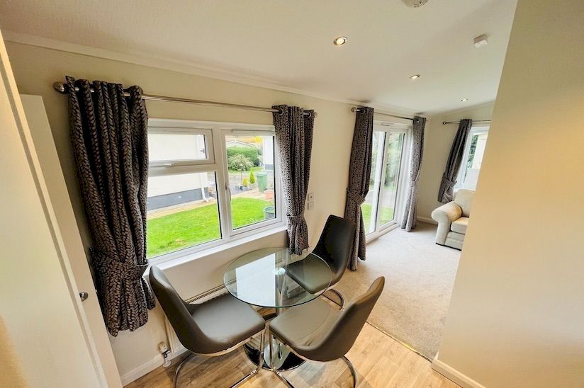 NEW Two Bed Stately Tredegar Elite (40x10) NEW Two Bed Stately Tredegar Elite (40x10)