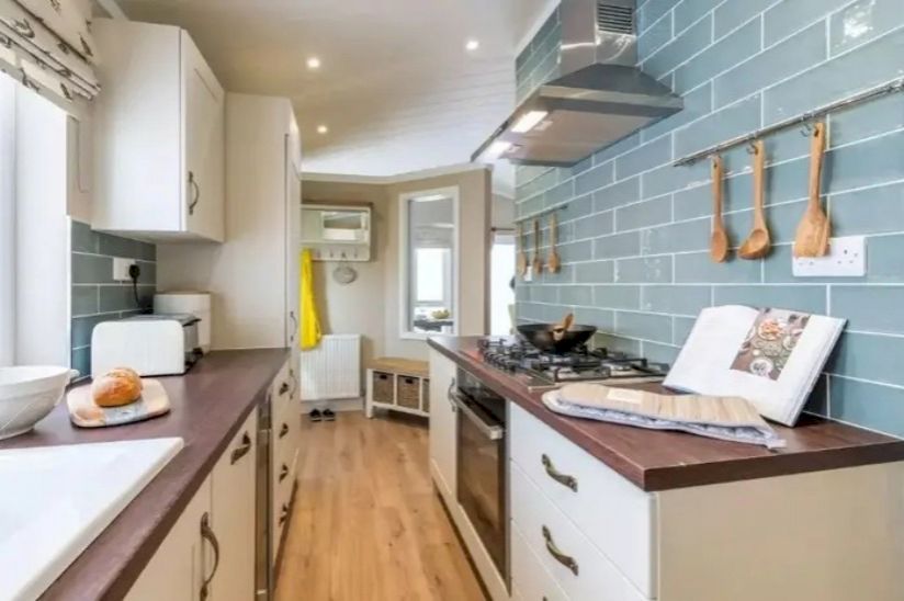 Two Bed Omar Spinney (40x20) 2023 Two Bed Omar Spinney (40x20) 2023