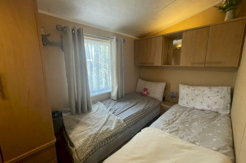 Two Bed Willerby Vogue Connoisseur 2010 (42x13) Two Bed Willerby Vogue Connoisseur 2010 (42x13)