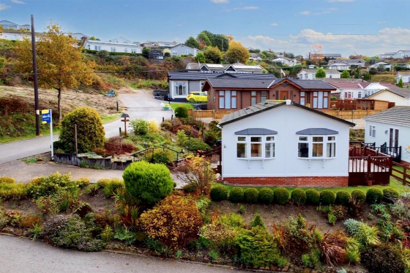 Two Bed Stately Albion Contemporary Two Bed Stately Albion Contemporary