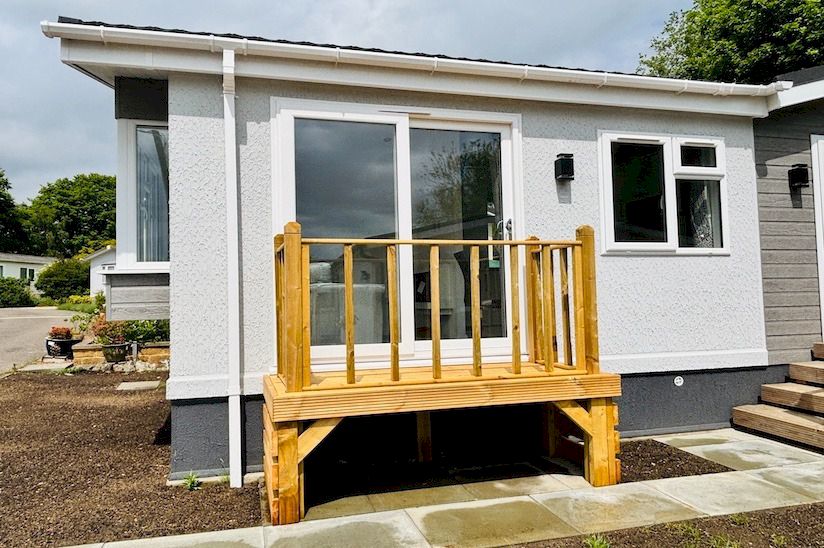 NEW One Bed Stately Tredegar Elite (30x10) NEW One Bed Stately Tredegar Elite (30x10)