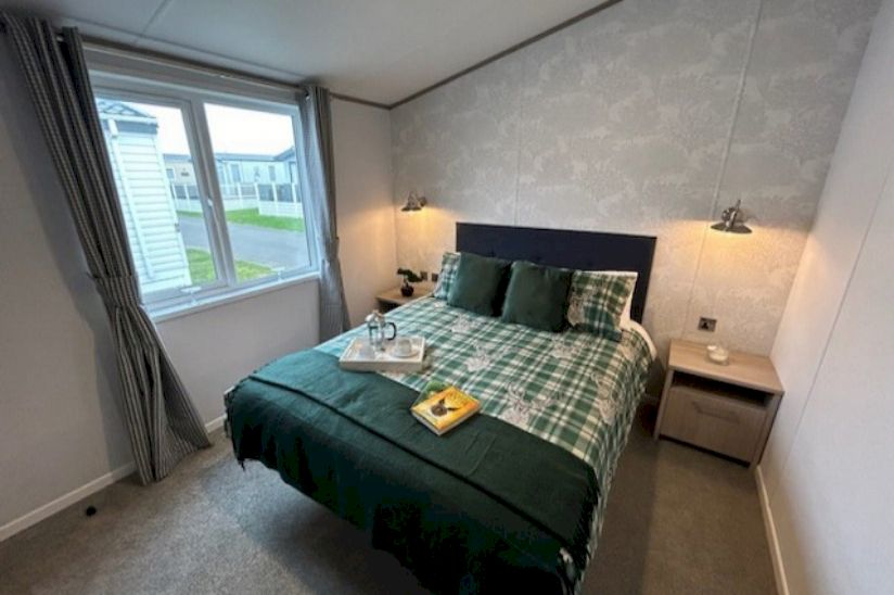 Two Bed Atlas Wisteria (40x20) 2022 Two Bed Atlas Wisteria (40x20) 2022