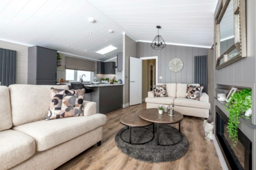Two Bed Omar Kingfisher (45x20) Two Bed Omar Kingfisher (45x20)