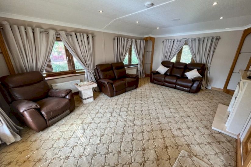 Three Bed Bespoke Richmond Park Home Three Bed Bespoke Richmond Park Home