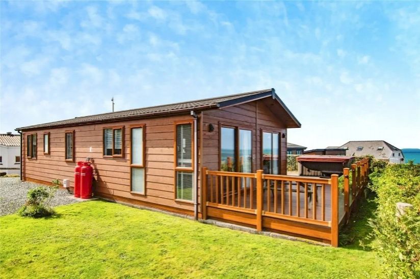 Three Bed Caerley Three Bed Caerley