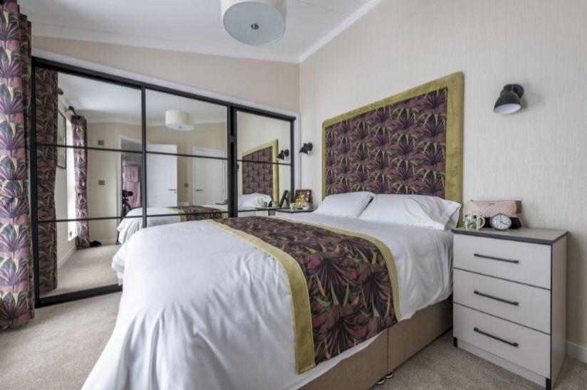 Two Bed Omar Ikon (40x20) 2024 Two Bed Omar Ikon (40x20) 2024