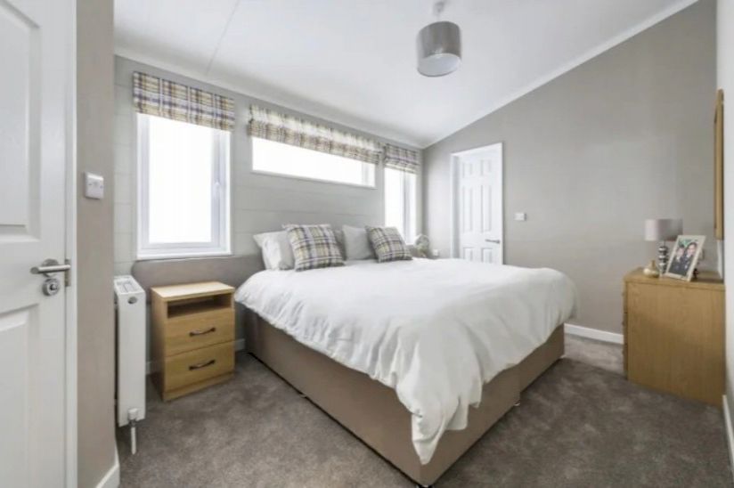 Two Bed Tuplin Two Bed Tuplin