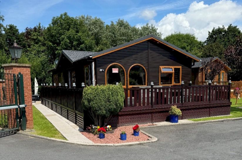 Two Bed Omar Colorado (42x20) Two Bed Omar Colorado (42x20)