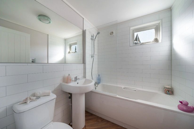 NEW Two Bed Burleigh Country Home NEW Two Bed Burleigh Country Home