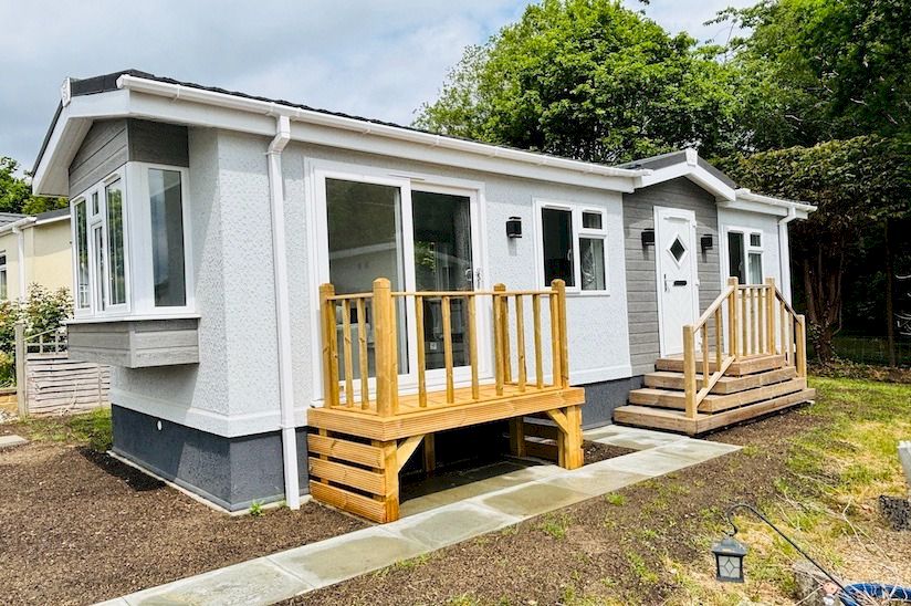 NEW One Bed Stately Tredegar Elite (30x10) NEW One Bed Stately Tredegar Elite (30x10)
