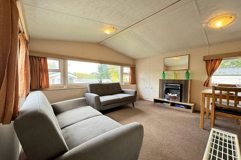 Two Bed Delta Radiant (35x12) 2013 Two Bed Delta Radiant (35x12) 2013