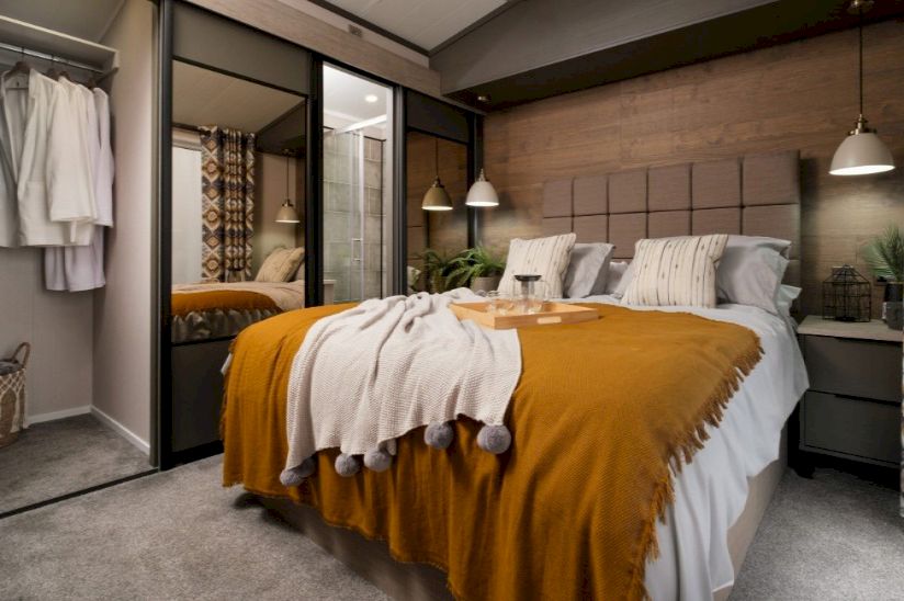 Two Bed Victory Lakewood (42x14) Two Bed Victory Lakewood (42x14)