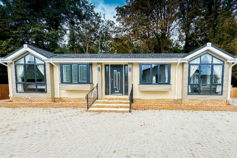 Two Bed Stately Albion Kensington (50x20) Two Bed Stately Albion Kensington (50x20)