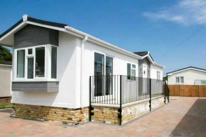 Two Bed Stately Albion Tredegar Single (40x12) Two Bed Stately Albion Tredegar Single (40x12)