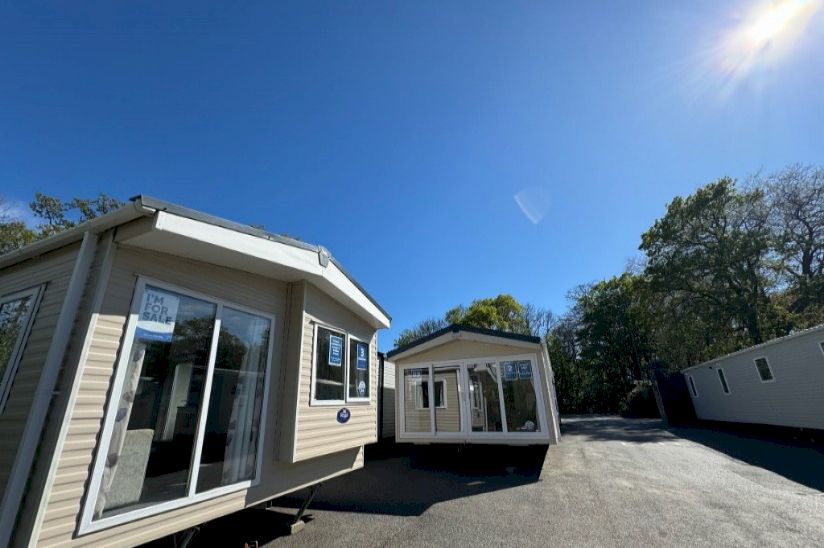 Three Bed Regal Kingston (39x13) 2016 Three Bed Regal Kingston (39x13) 2016