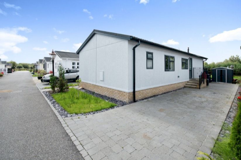 Two Bed Preowned Omar Newmarket (45x20) Two Bed Preowned Omar Newmarket (45x20)