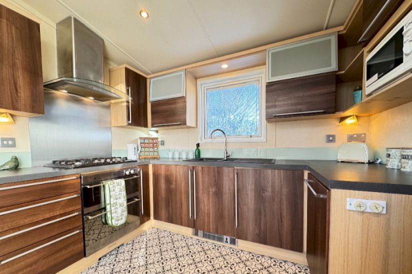 Two Bed Swift Champagne (40x13) 2010 Two Bed Swift Champagne (40x13) 2010