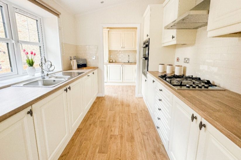 Two Bed Stately Albion Windsor (45x20) Two Bed Stately Albion Windsor (45x20)