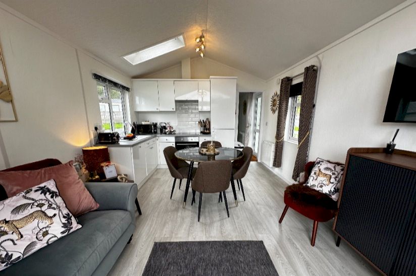 Two Bed Private Sale Stately Albion Salisbury (38x12) 2015 Two Bed Private Sale Stately Albion Salisbury (38x12) 2015
